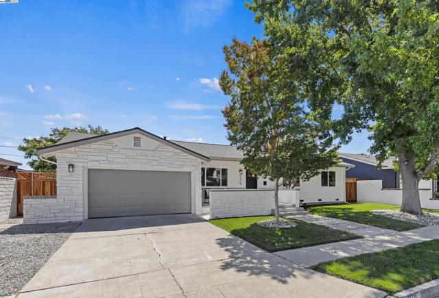 7718 Millbrook Ave, Dublin CA: https://media.crmls.org/mediaz/90876940-1922-4e85-b474-e218e70bd692.jpg