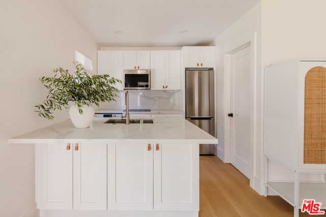 4508 Vesper Avenue, Sherman Oaks CA: https://media.crmls.org/mediaz/908857bd-b36d-4d52-aa1e-3f525ae1d7b0.jpg