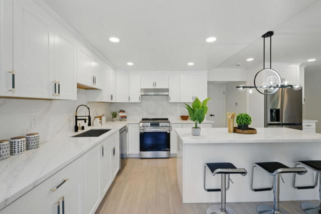 5657 Shadow Ridge Drive, Castro Valley CA: https://media.crmls.org/mediaz/90885910-45ec-4a62-904c-16d3ebf392ce.jpg