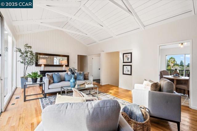 3503 Highland Ave, Redwood City CA: https://media.crmls.org/mediaz/9088db06-cd27-408e-ae16-0da2d4d894bc.jpg