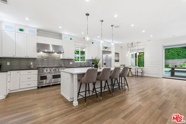 4616 Ventura Canyon Avenue, Sherman Oaks CA: https://media.crmls.org/mediaz/9089d4ab-6075-4352-b52f-d45a933dad71.jpg