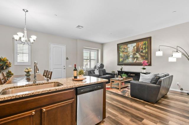 Detail Gallery Image 15 of 34 For 1310 Santa Liza Ave #8,  Chula Vista,  CA 91913 - 4 Beds | 4 Baths