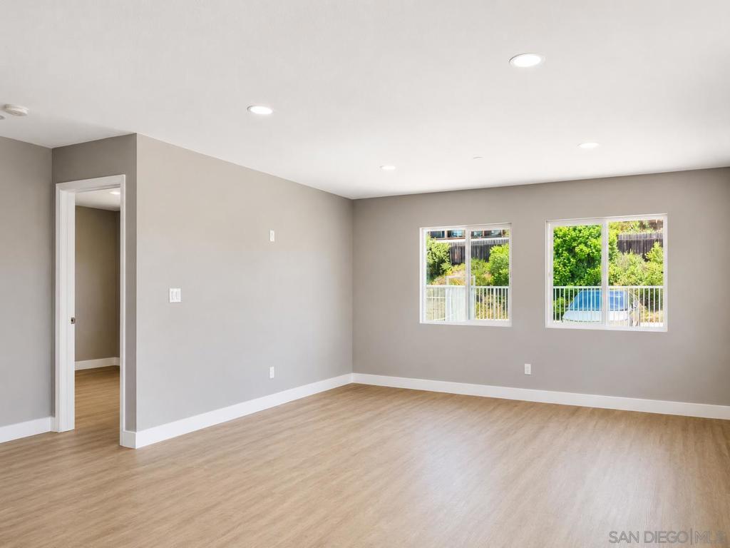 2421 Balboa Vista Dr - photo 4