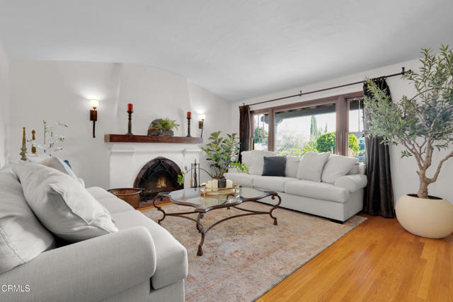 1807 Vistillas Road, Altadena CA: https://media.crmls.org/mediaz/908a741a-aa97-4f0e-ae95-f8b6cde1bc96.jpg