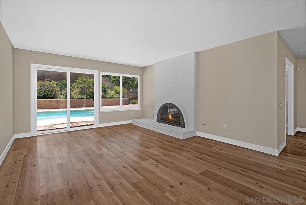 MLS #250030798SD img 5