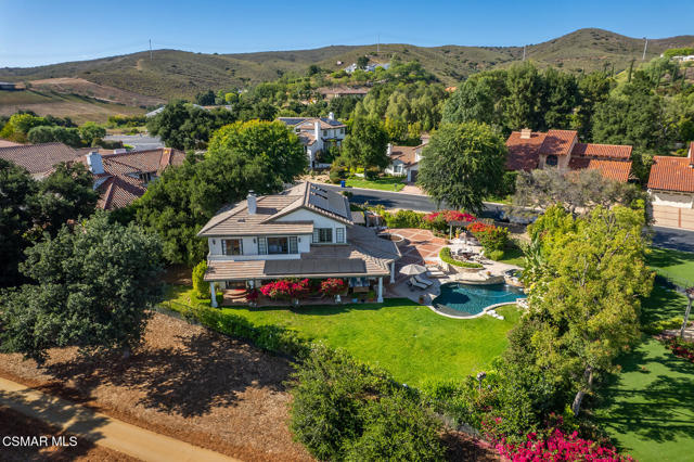 4498 Rayburn Street, Westlake Village CA: https://media.crmls.org/mediaz/908a78d1-28c1-456d-b82d-a442154554ef.jpg