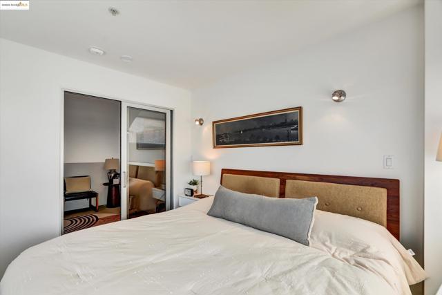 2709 10th St, Berkeley CA: https://media.crmls.org/mediaz/908acc5b-3220-4e15-8f64-eec84aef823f.jpg