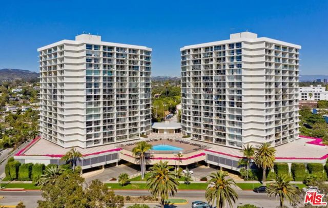 201 Ocean Avenue, Santa Monica CA: https://media.crmls.org/mediaz/908ae6f5-2d74-42a6-87a6-bd51b4d84788.jpg