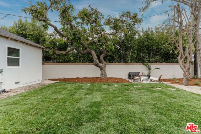 3501 Hillcrest Drive, Los Angeles CA: https://media.crmls.org/mediaz/908b26ff-1333-41b1-b7ff-5d904b1ad0e2.jpg