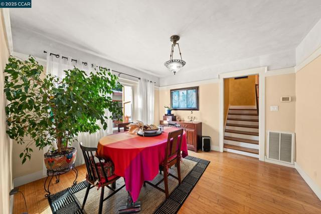 Image 9 of 46 For 2427 35th Ave