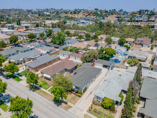 5924 Fairfax Avenue, Los Angeles CA: https://media.crmls.org/mediaz/908b86f2-94f2-4a50-a77e-4c24814fe299.jpg