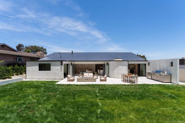 5826 Soledad Mountain Rd, La Jolla CA: https://media.crmls.org/mediaz/908bb9eb-5bd1-4068-a297-a8c9b3c5576b.jpg