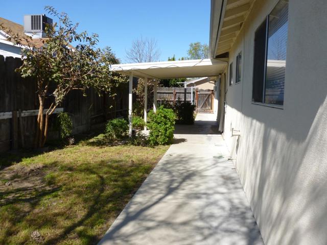 460 SE Jeremy Court, Oakdale CA: https://media.crmls.org/mediaz/908c002c-759f-4e88-86bc-9b923d1e8895.jpg