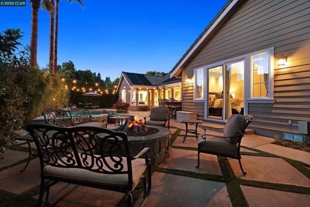 10 Woodside Dr, Danville CA: https://media.crmls.org/mediaz/908c2bbc-ad7d-4973-9e22-96f233608d89.jpg
