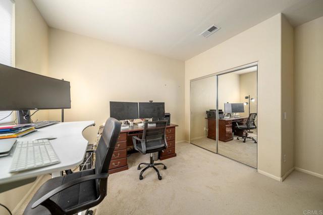 3748 Cavern Pl, Carlsbad CA: https://media.crmls.org/mediaz/908cce3a-9f5c-4420-abbf-5e5b33008507.jpg