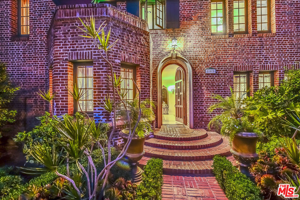 805 N Bedford Drive