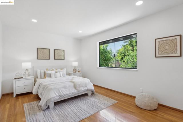 13185 Clairepointe Way, Oakland CA: https://media.crmls.org/mediaz/908dacd4-d55f-4412-8239-5e88719386e5.jpg