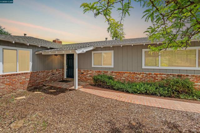 1810 Meadow Lane, Walnut Creek CA: https://media.crmls.org/mediaz/908ddb7f-e232-4276-9c70-b90d05f38c40.jpg