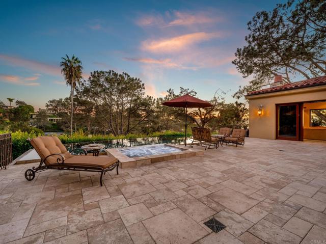 271 Ocean View Ave, Del Mar CA: https://media.crmls.org/mediaz/908eddd2-0a21-4995-a9f8-be01c7026c96.jpg