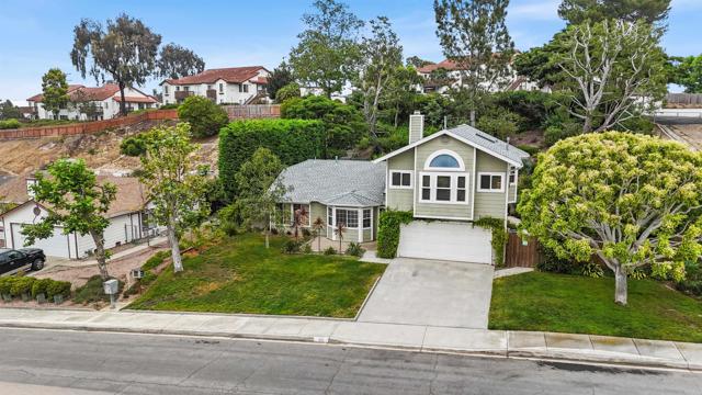 915 Lake Ridge Drive, San Marcos CA: https://media.crmls.org/mediaz/908f1346-3884-4599-98ca-1e6a6aae153c.jpg