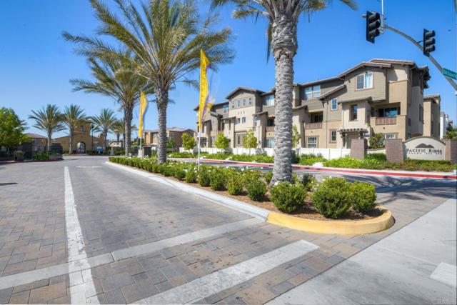 1201 Via Lucero, Oceanside CA: https://media.crmls.org/mediaz/908f446f-e73f-4f65-99e6-daa61ee6c37e.jpg