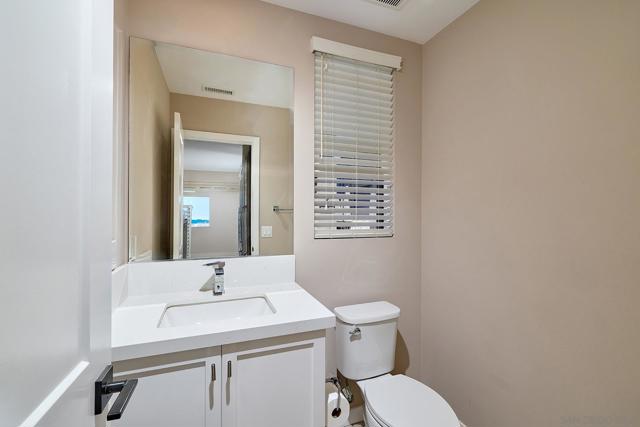 2921 Via Alta Pl, San Diego CA: https://media.crmls.org/mediaz/908f7576-5fb4-43bc-aa7c-be134a0f254c.jpg