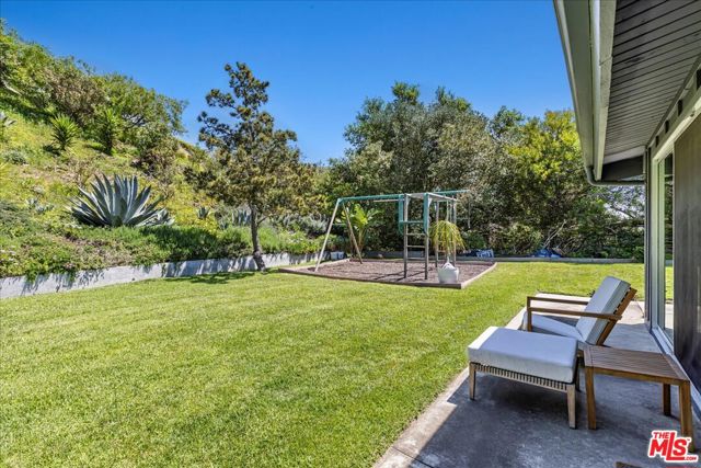 Drew Fenton | 16633 Bienveneda Place Pacific Palisades CA | MLS: 7170214