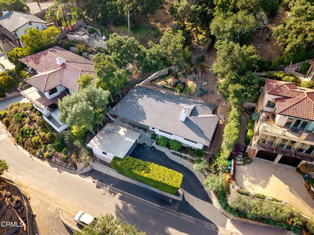 960 Roble Lane, Santa Barbara CA: https://media.crmls.org/mediaz/90908e6e-c418-4565-a49f-bba403bf4edc.jpg