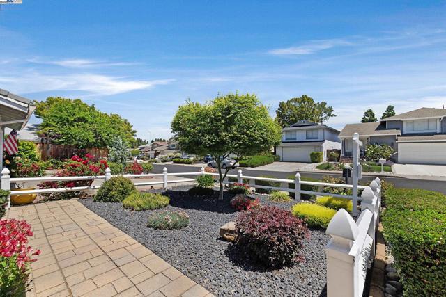 2644 Durango Ln, San Ramon CA: https://media.crmls.org/mediaz/9090ade7-1f9f-450a-b761-f984a2c9dd35.jpg