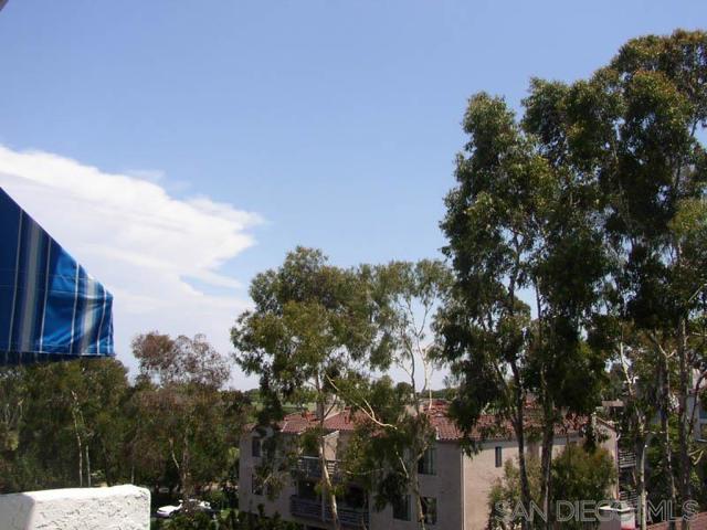 8328 Regents Rd, La Jolla CA: https://media.crmls.org/mediaz/90913cec-71ee-4db4-b611-a06439fd8ad1.jpg