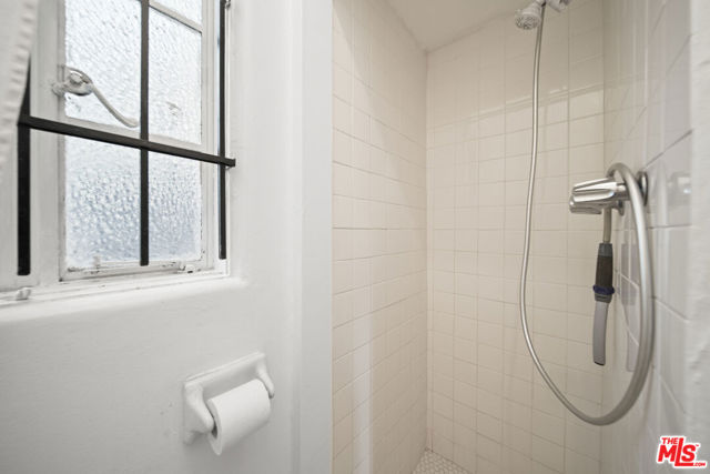 6686 Emmet Terrace, Los Angeles CA: https://media.crmls.org/mediaz/9091f4ff-a6f7-4727-8ea2-7b0fca8ab863.jpg
