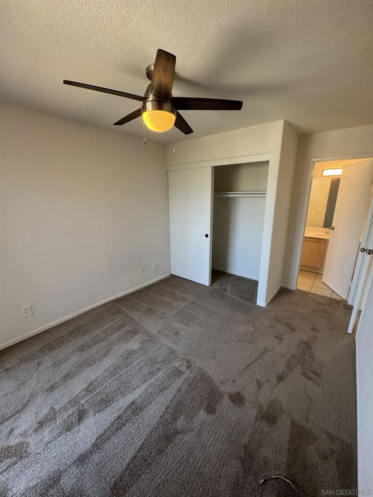 4933 Voltaire St - photo 9