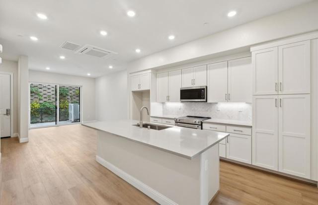 2449 Willow Way, San Mateo CA: https://media.crmls.org/mediaz/9092c091-82a1-4989-b48b-c61133fcdc02.jpg