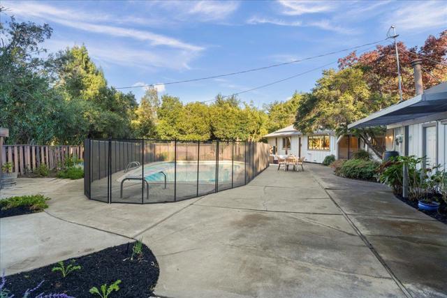 12272 Windsor Court, Los Altos Hills CA: https://media.crmls.org/mediaz/9093095b-74d7-4f3b-8444-9b72a49a6232.jpg