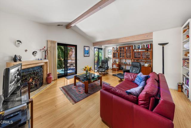 521 E Anapamu Street, Santa Barbara CA: https://media.crmls.org/mediaz/9093203d-5cfa-4ef2-bbc0-e6c8a7e2b725.jpg