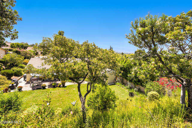 2063 Woodglen Street, Simi Valley CA: https://media.crmls.org/mediaz/90938d08-01bd-422c-b5c6-dc8f346230a8.jpg