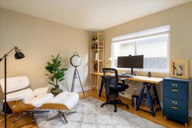 407 Beach Avenue, Half Moon Bay CA: https://media.crmls.org/mediaz/9093987c-5464-44c1-9798-273601a3fdf3.jpg