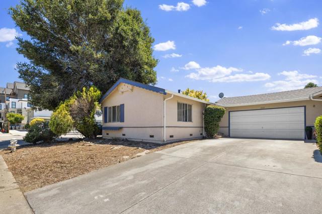 1809 Higdon Avenue, Mountain View CA: https://media.crmls.org/mediaz/9093e066-8bb5-4be8-9143-3a9a9f6a01a0.jpg