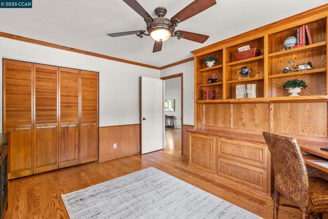 109 Bria Ct, Walnut Creek CA: https://media.crmls.org/mediaz/90940ded-0cb4-463e-bea5-2a6116d9cddd.jpg