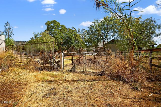 110 E Oak View Avenue, Ojai CA: https://media.crmls.org/mediaz/90945970-7aef-449a-be3c-316444a1e191.jpg