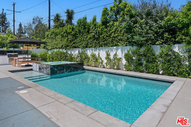 6421 Gaviota Avenue, Van Nuys CA: https://media.crmls.org/mediaz/9094c22a-c838-4e76-b946-64b1086b7f98.jpg