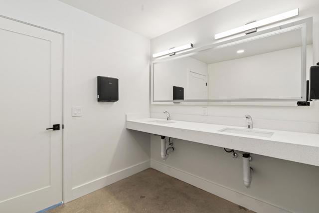 36051 E Benton Rd., Temecula CA: https://media.crmls.org/mediaz/9094fe59-629e-4e56-984d-79ea6931263b.jpg