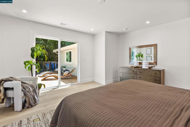 706 St Marys Rd, Lafayette CA: https://media.crmls.org/mediaz/90971276-9f47-4866-8ec1-ff5c02116646.jpg