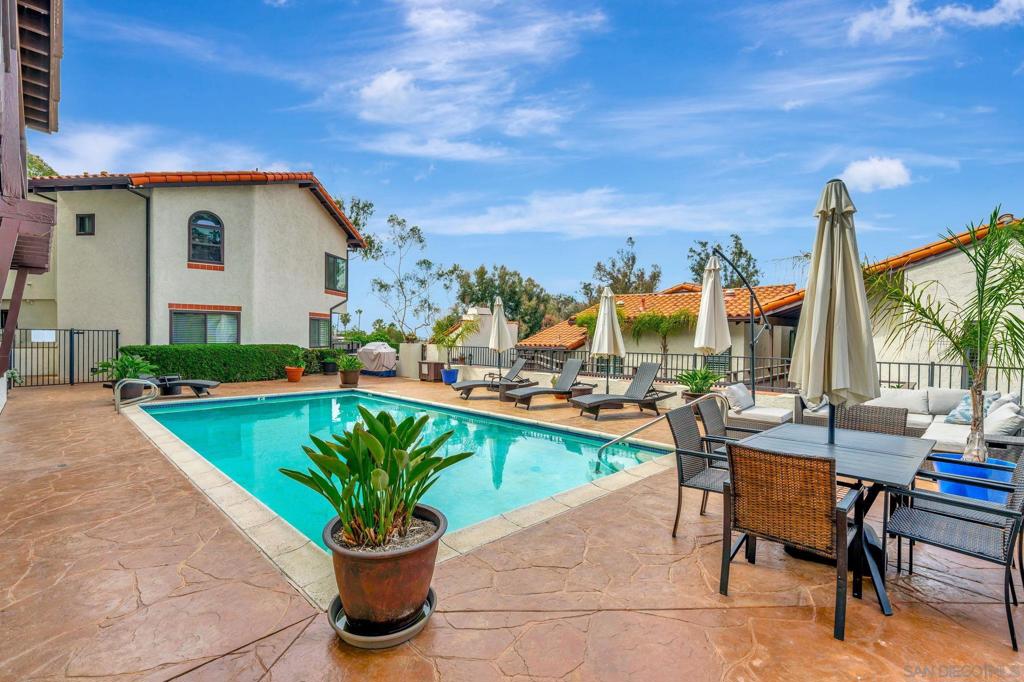 MLS #250037571SD image #9