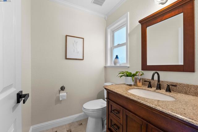 3746 La Costa Ave, Castro Valley CA: https://media.crmls.org/mediaz/90988ae7-0e2d-4798-a06f-a1778668ffee.jpg