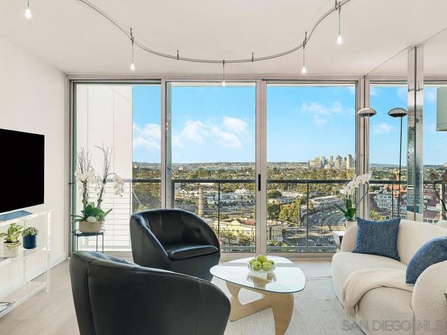 1720 Avenida del Mundo, Coronado CA: https://media.crmls.org/mediaz/90994f62-c340-41ad-9a38-e03e1c77c4f9.jpg