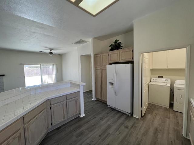 68392 Riviera Road, Cathedral City CA: https://media.crmls.org/mediaz/909a61b2-088a-41b7-8fe6-cb65c776ede3.jpg