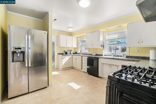 0 380 Pacifica Avenue, Bay Point CA: https://media.crmls.org/mediaz/909a706d-02b4-49ac-91c4-7ab190139448.jpg