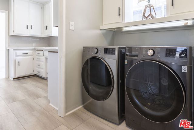 2547 Canyon Drive, Los Angeles CA: https://media.crmls.org/mediaz/909aa045-af05-491b-80a9-6fbf0cb4bf51.jpg