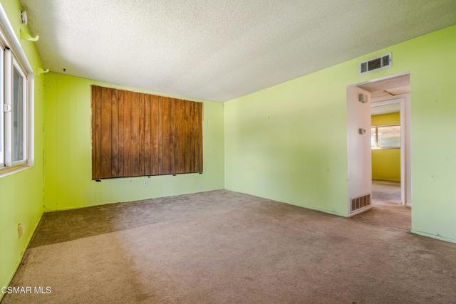 1421 Sequoia Avenue, Simi Valley CA: https://media.crmls.org/mediaz/909b338d-f09e-4606-b783-6436eb9a052c.jpg